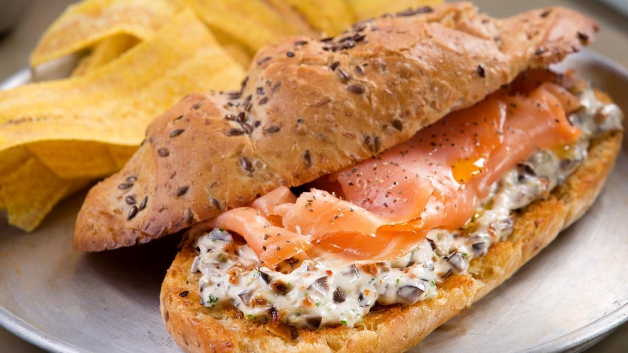 Sándwich de Salmón con Mayonesa de Alcaparras