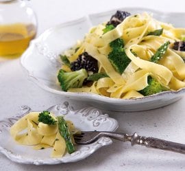Pasta con Vegetales y Tofu con Ajonjolí Pasta con Vegetales y Tofu con Ajonjolí