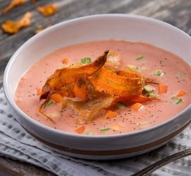 Sopa de hortalizas con chips de verduras Sopa de hortalizas con chips de verduras