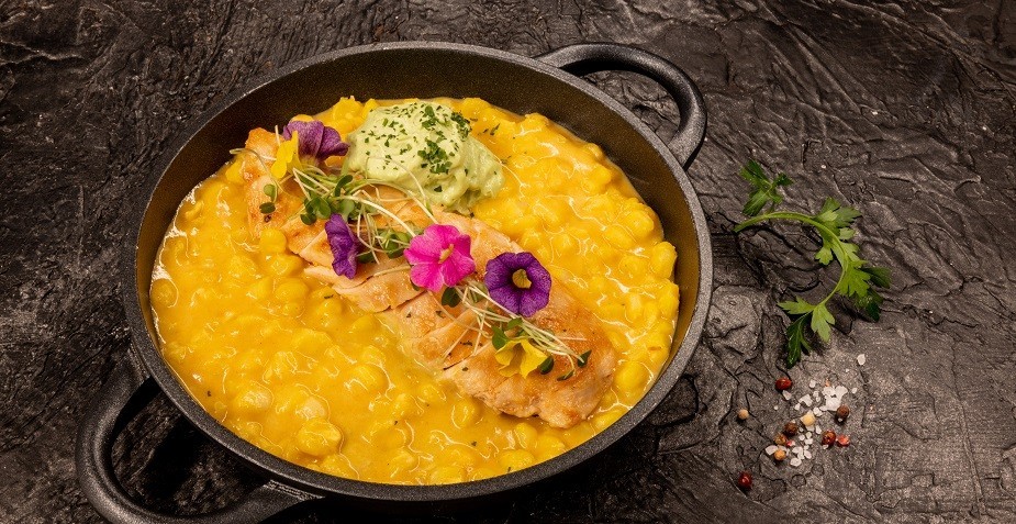 Ingredientes tradicionales, presentación y técnicas innovadoras: así puedes servir un arroz de maíz fuera de lo usual
