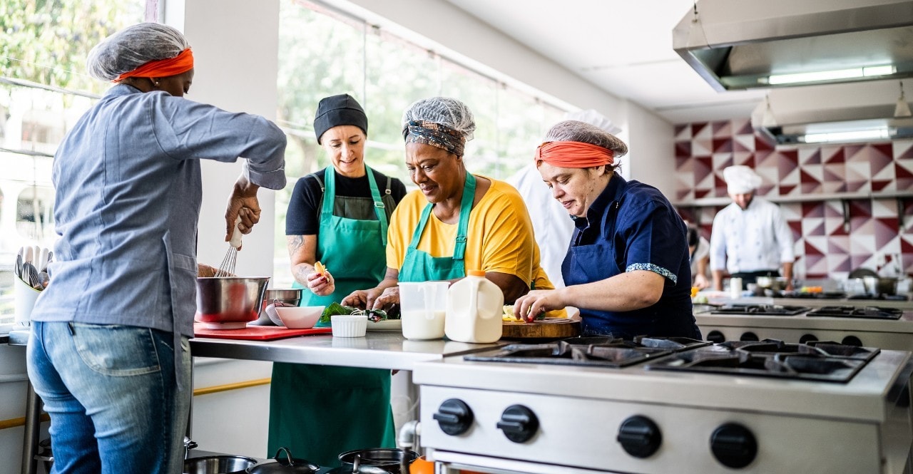 Sigue estas claves para la capacitación de personal para negocios de comida