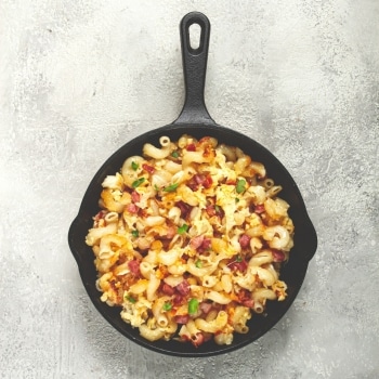 Mac and cheese con chorizo o tocino Mac and cheese con chorizo o tocino