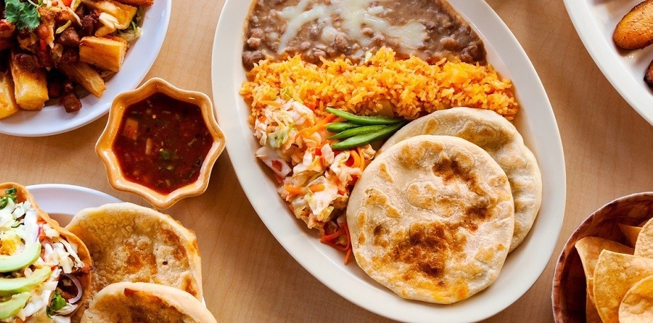 Tradiciones para las festividades: cómo adaptar tu menú para conseguir nuevas oportunidades de negocios en estas fechas